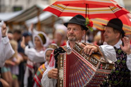 Povorka ob dnevih narodnih noš in oblačilne dedščine (39)
